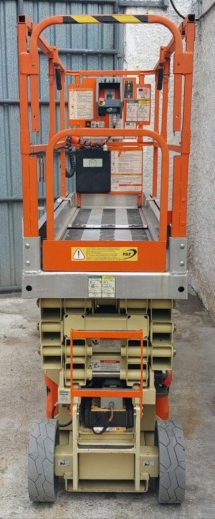 PLATAFORMA TESOURA JLG 2630ES a venda
