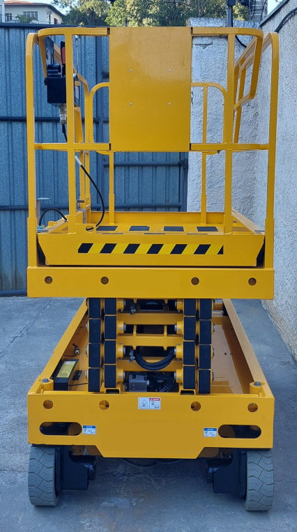 PLATAFORMA TESOURA HAULOTTE COMPACT 12  a venda