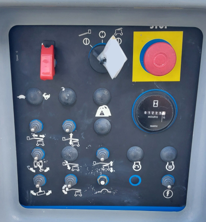 PLATAFORMA TESOURA GENIE Z45/25 DC a venda