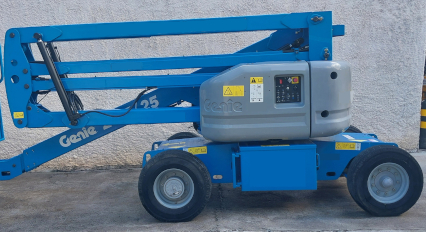  PLATAFORMA TESOURA GENIE Z45/25 DC a venda