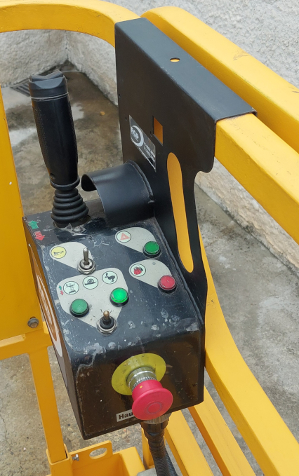PLATAFORMA TESOURA HAULOTTE OPTIMUM 8 a venda